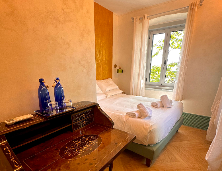 hotel-rooms-seaview-101-a
